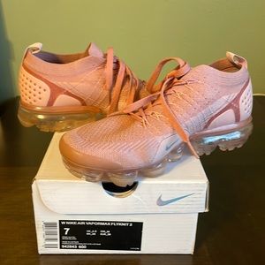 Women’s size 7 Nike Vapormax Flyknit 2 Shoe (Rose)